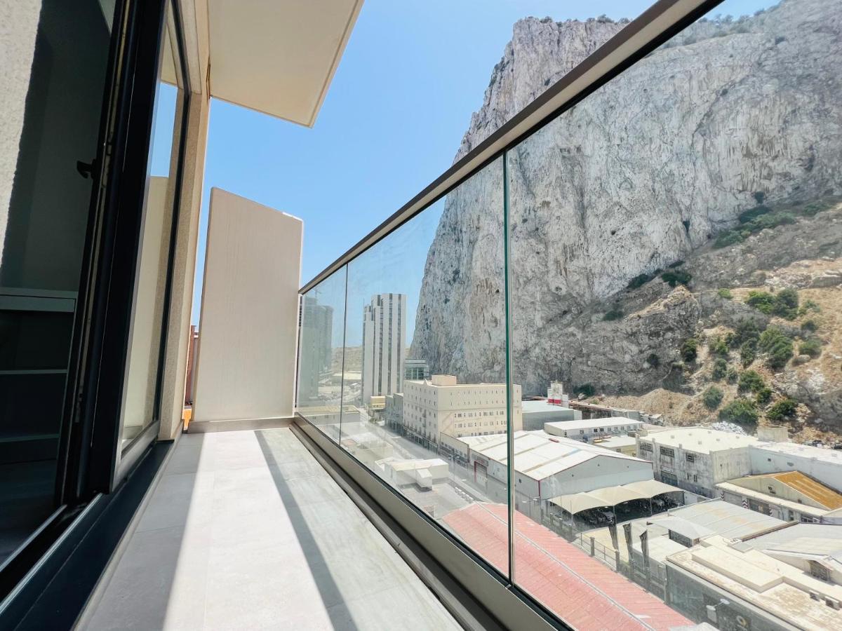Modern Studio Apartment in Gibraltar Exterior foto