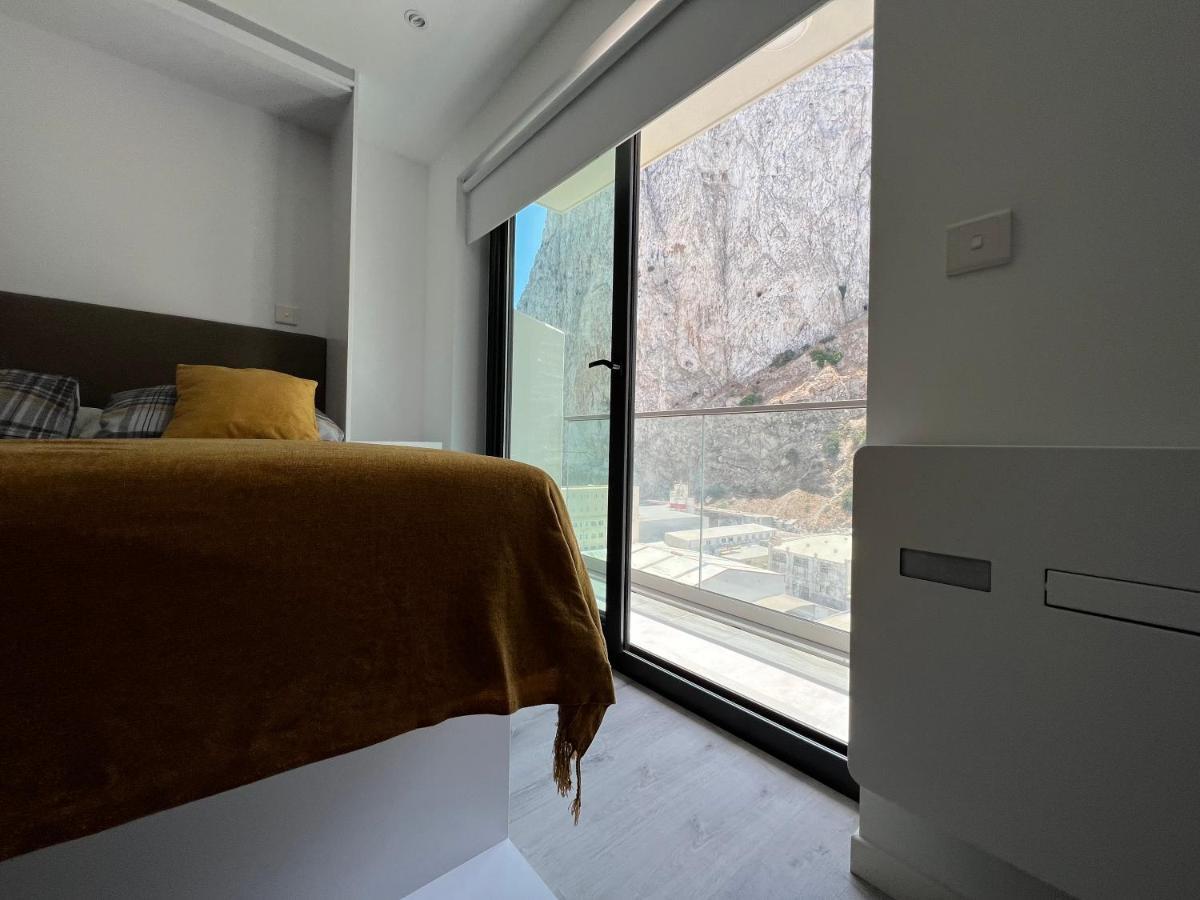 Modern Studio Apartment in Gibraltar Exterior foto